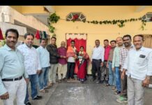 49వ వార్డ్ కార్పోరేటర్ ఎన్నం లక్ష్మీ-ప్రకాష్లకు సన్మానం